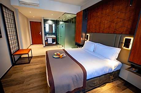 Deluxe three room