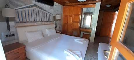 Double or Twin Room with Balcony