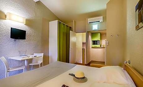 One-Bedroom Bungalow