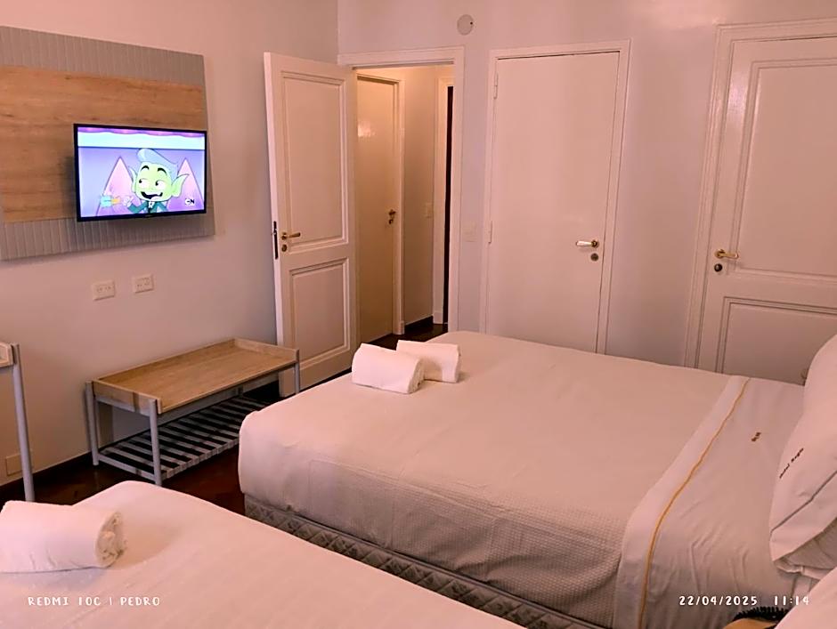 HOTEL REGIS