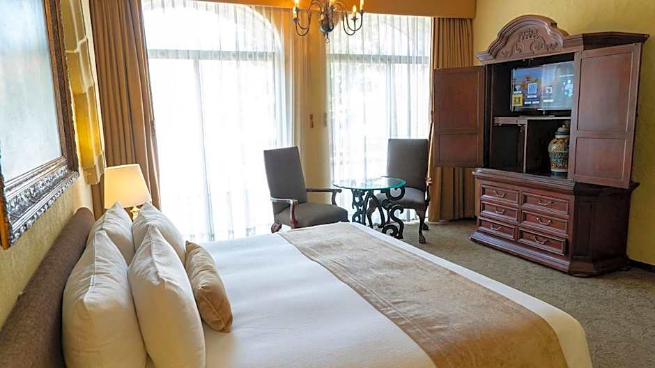 Photo 1 of 8 of Master 1 King Bed Suite