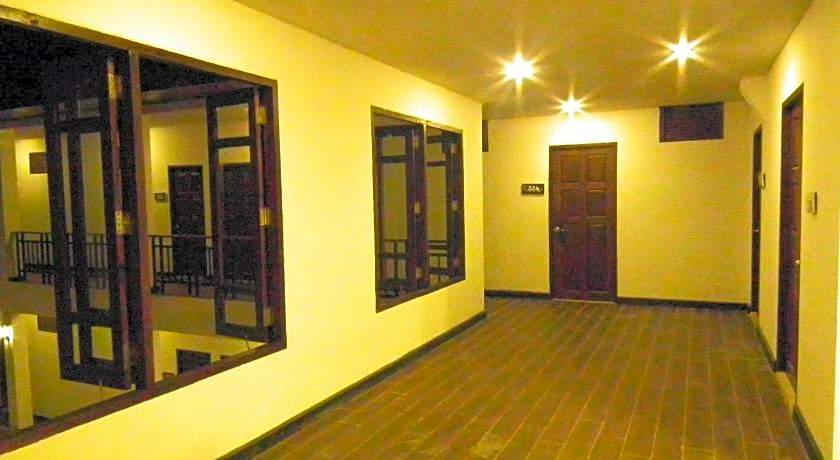 Norn Nab Dao Rimkhong Hotel