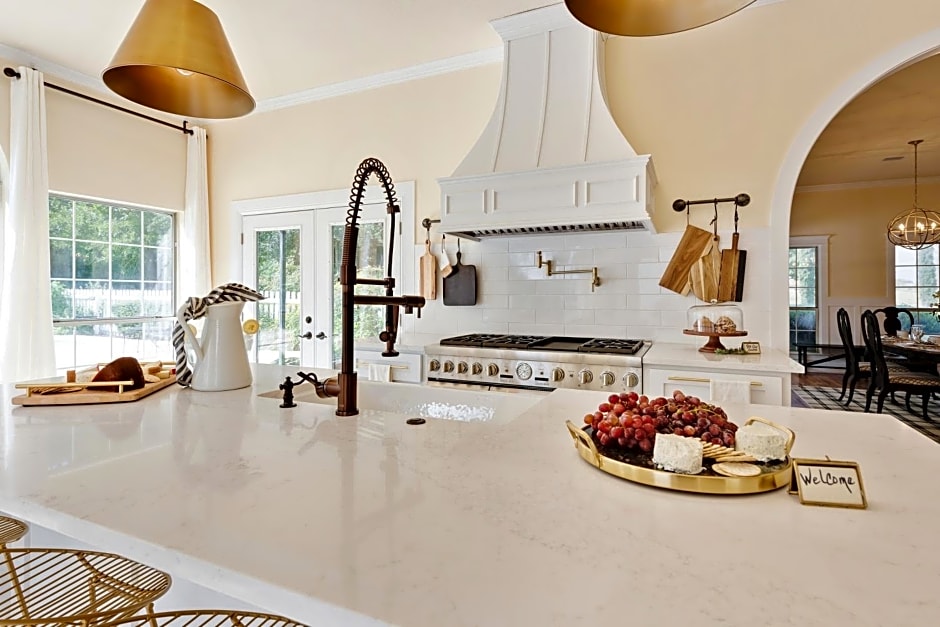 The Plantation House Boutique Inn