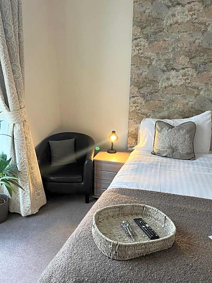 Johnny Dough's Conwy with Rooms