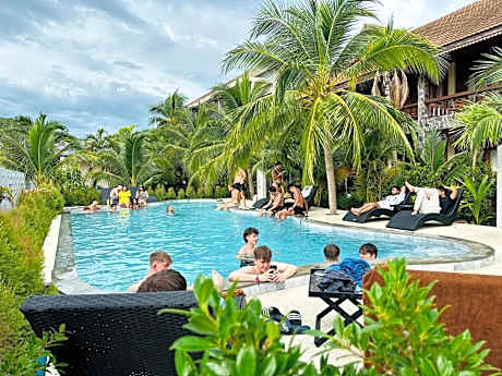 Family House Resort, Haad Rin