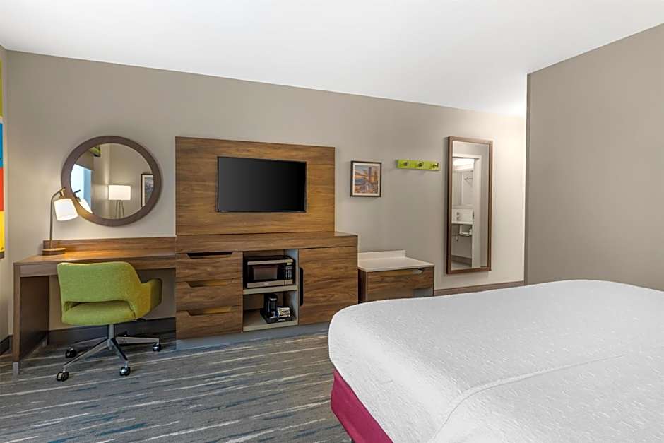 Hampton Inn & Suites Atlanta Airport West/Camp Creek Parkway