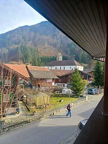 Twin Room with Shared Bathroom and Balcony