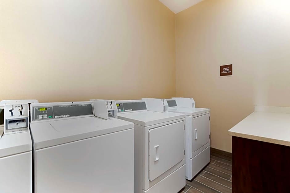 Best Western Plus Moosomin Hotel