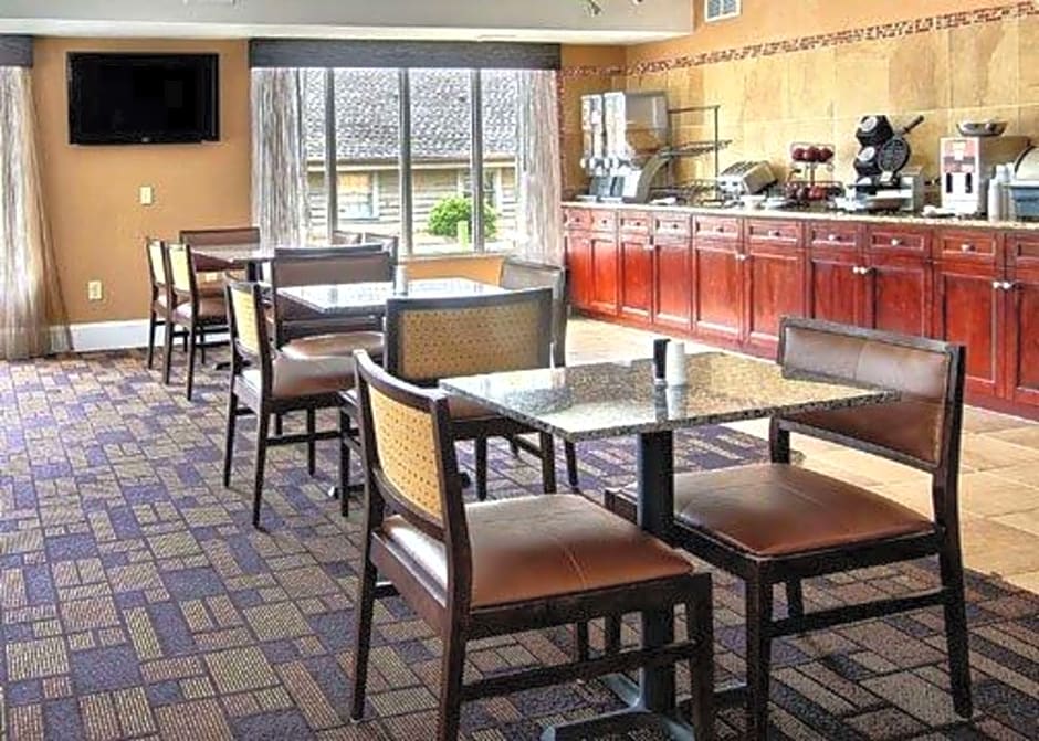 Quality Inn & Suites Greenville near downtown