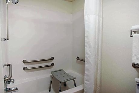 King Room - Disability Access/Non-Smoking