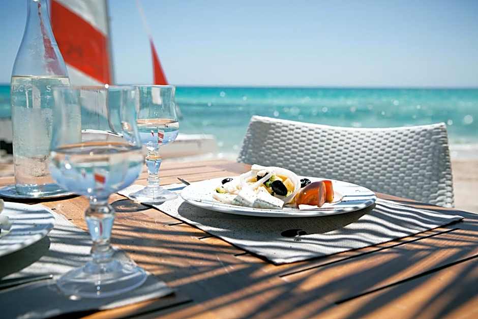 ROBINSON Cyprus