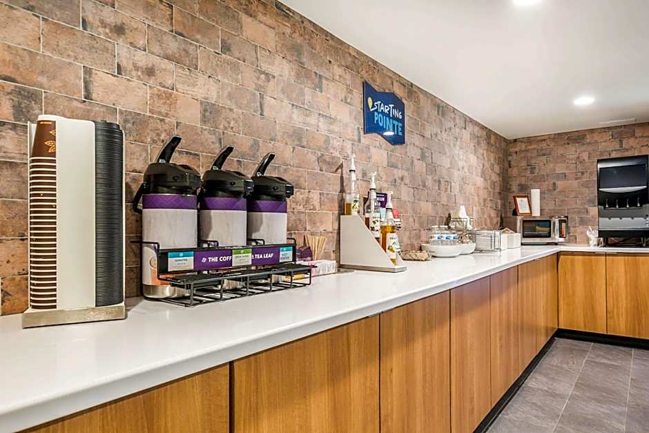 Clarion Pointe Richmond North Near University