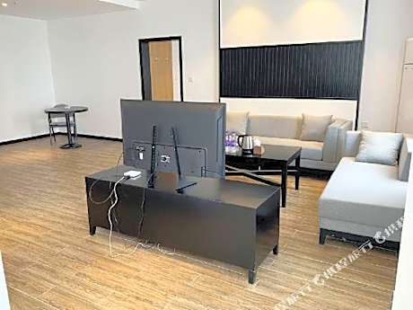 Huashan Hotel (Government compound)