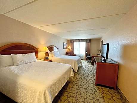 Queen Room with Two Queen Beds - Mobility/Hearing Accessible
