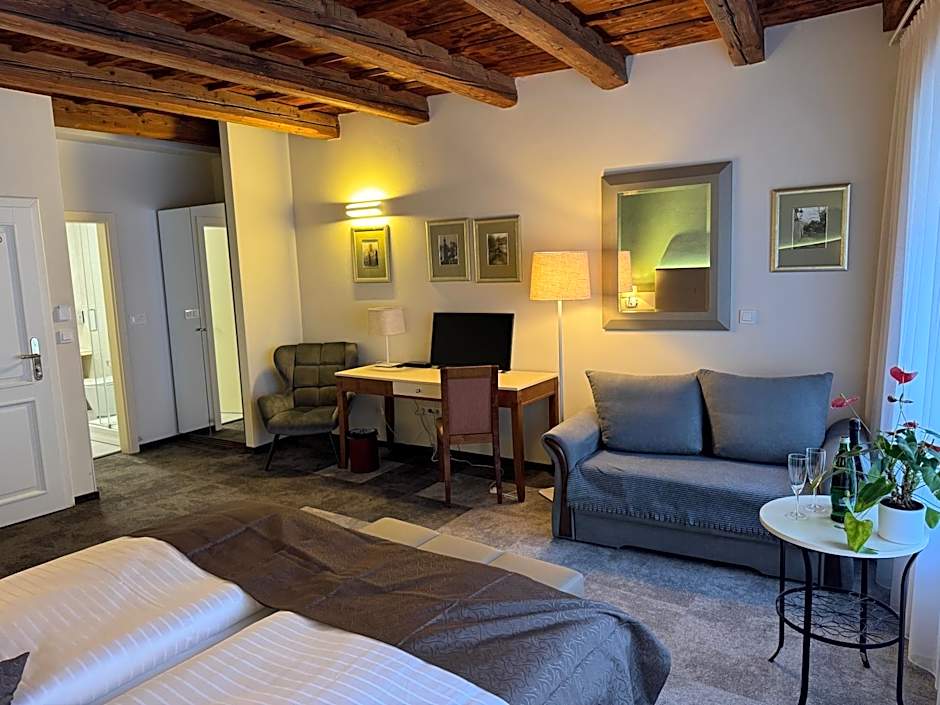 The Golden Wheel Boutique Hotel