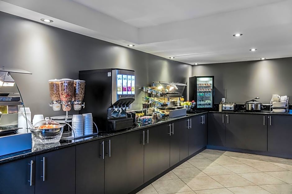 Hotel Faubourg Montreal Centre Ville Downtown