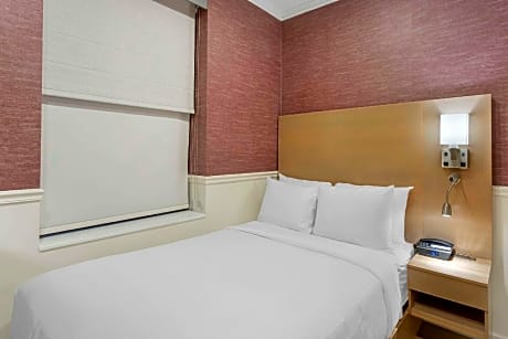 1 Double Bed, No Smoking