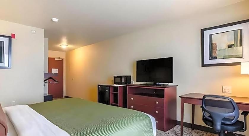 AmericInn by Wyndham Oshkosh