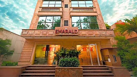 Hotel Emarald