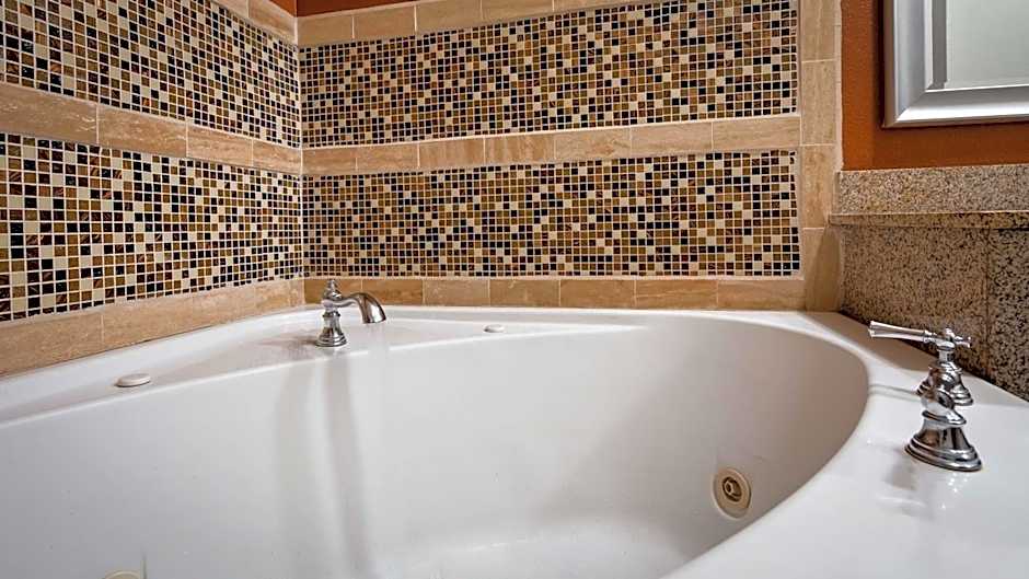 Best Western Plus Lee's Summit Hotel & Suites