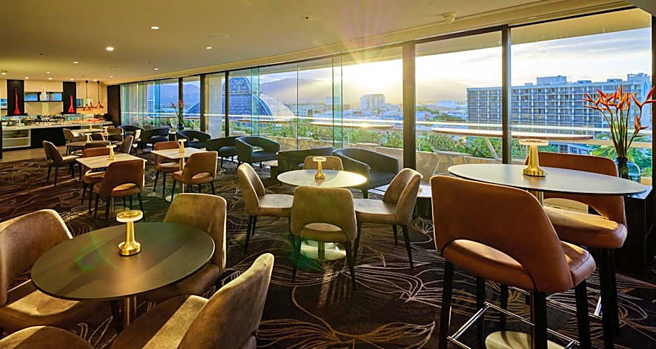 Hilton Cairns