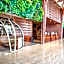 HARRIS Hotel & Conventions Gubeng