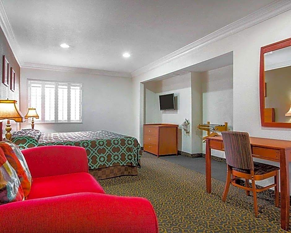 Motel 6-Anaheim, CA - Convention Center