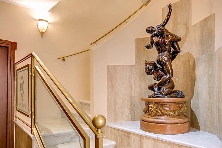 Aurelius Art Gallery Hotel