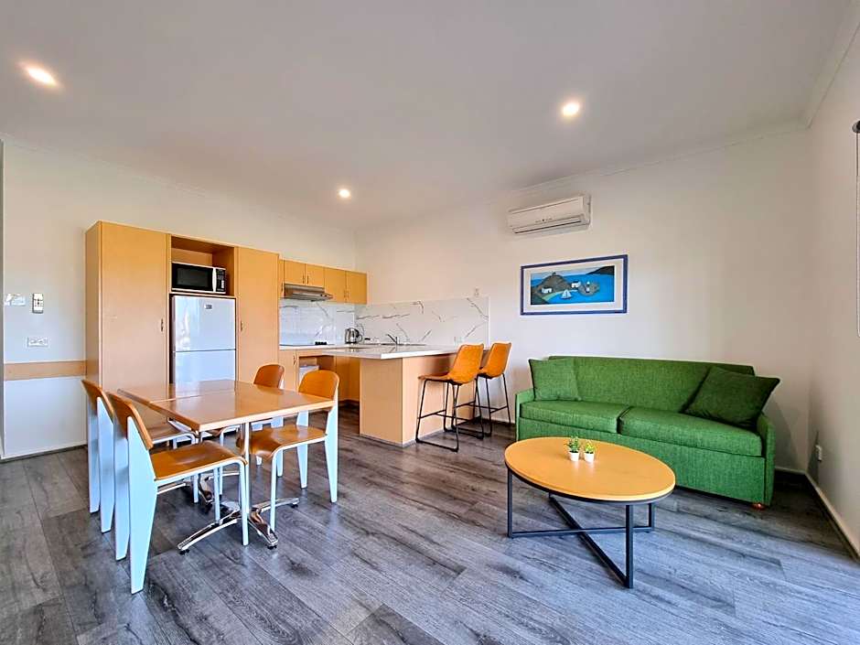 Seaview Motel & Apartments