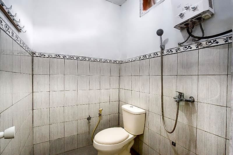 Super OYO 2961 Artana Bed & Breakfast