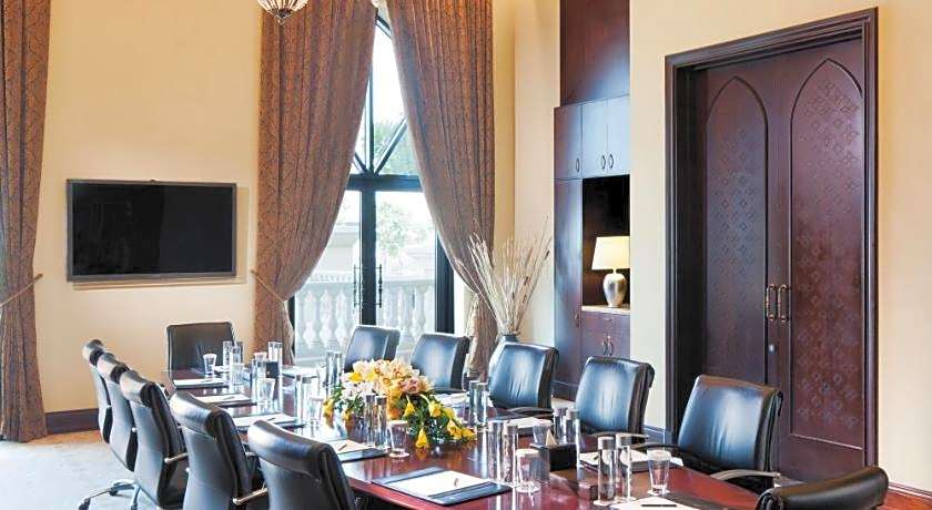 Shangri-La Hotel Apartments Qaryat Al Beri