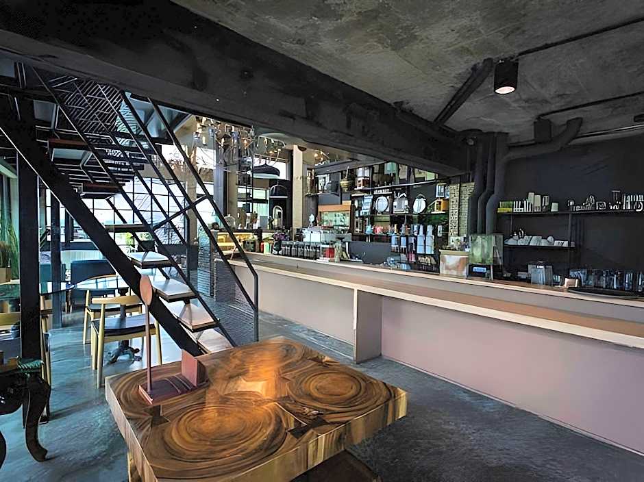 Quip Bed & Breakfast Phuket Hotel