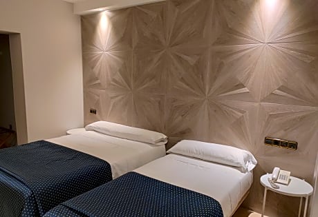 Standard double 2 beds