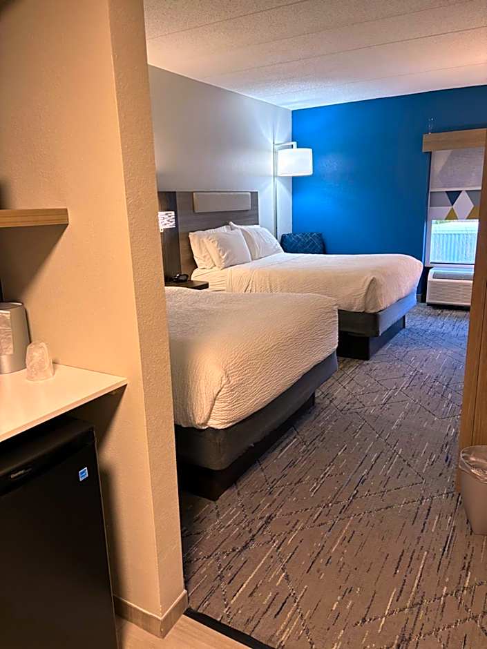Holiday Inn Express Hotel & Suites Charleston-Southridge By IHG