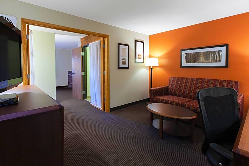 AmericInn by Wyndham Iron River