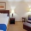 Holiday Inn Express Hotel & Suites Rochester By IHG