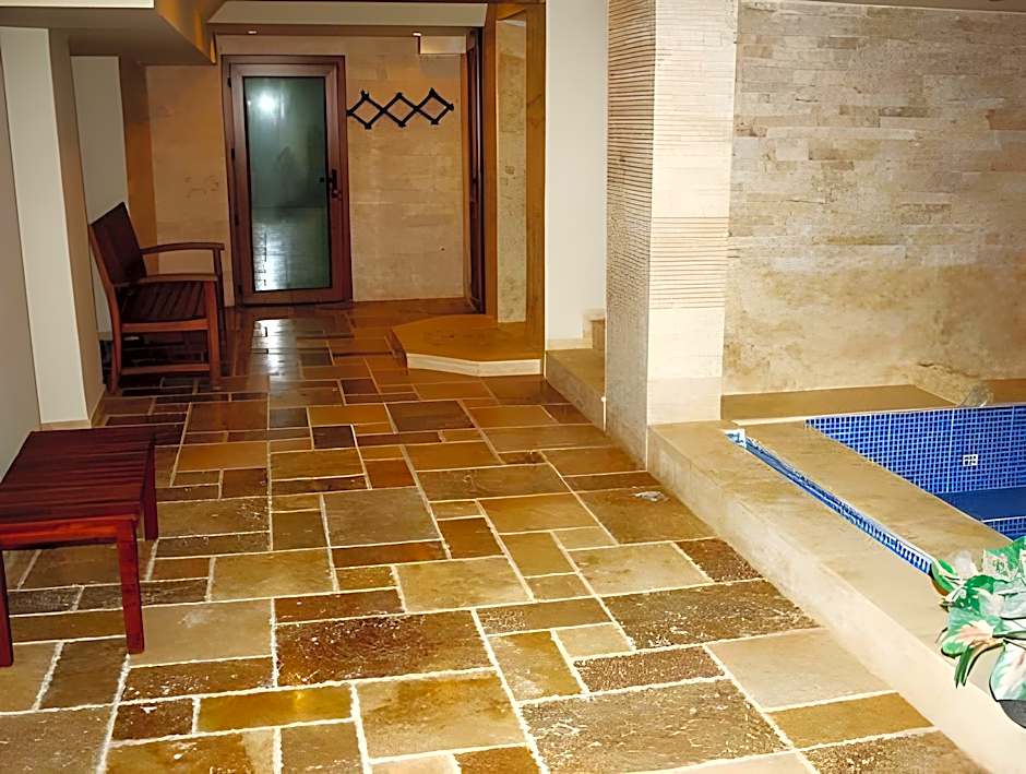 Ileri Hotel & Apartments