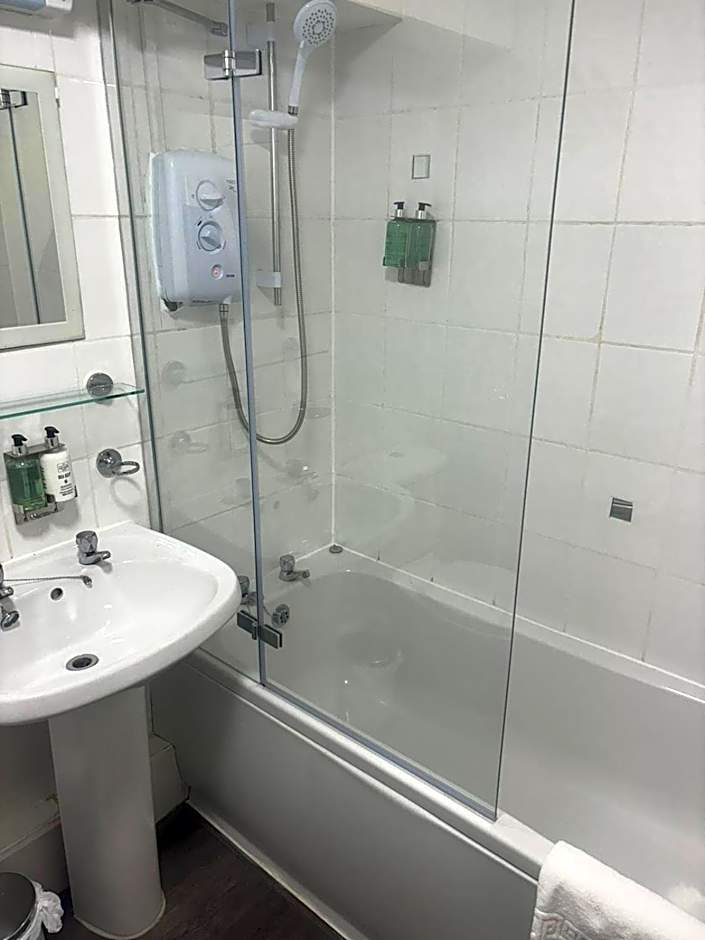 OYO The Croppers Arms