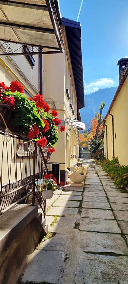 Happy Mood Apartments