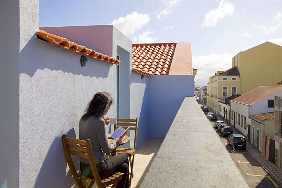 THE HOLY COW - Hostel & Suites