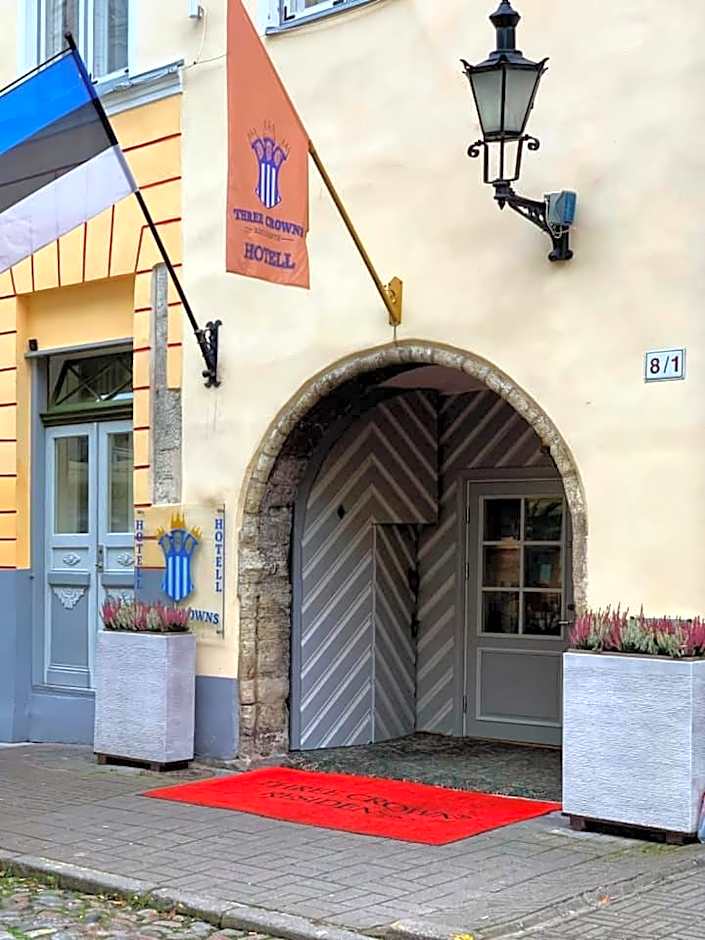 Three Crowns Residents