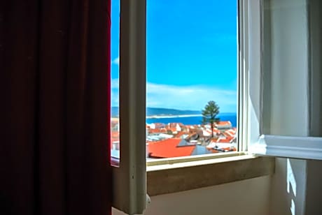 Nazaré Hostel - Rooms & Dorms