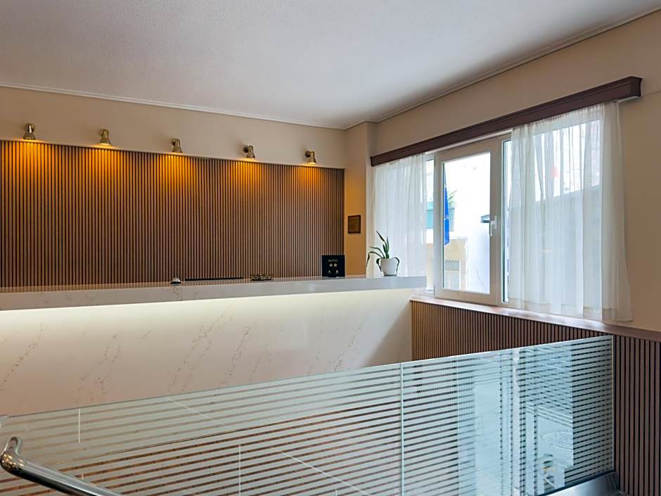 Anemoni Piraeus Hotel