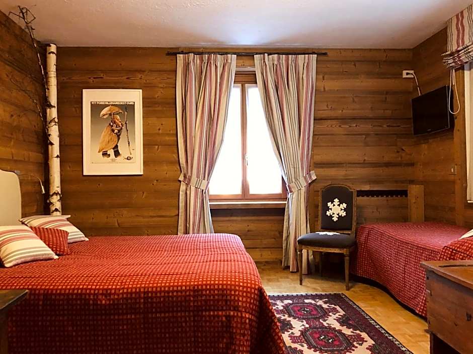 Photo 1 of 3 of Triple Room