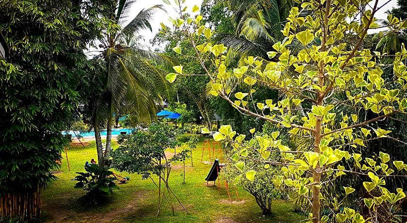 Oreeka Hotels (Katunayake Airport Hotel)