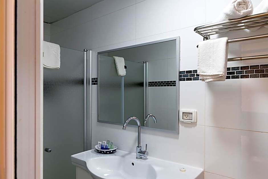 Domus Bat Galim Hotel