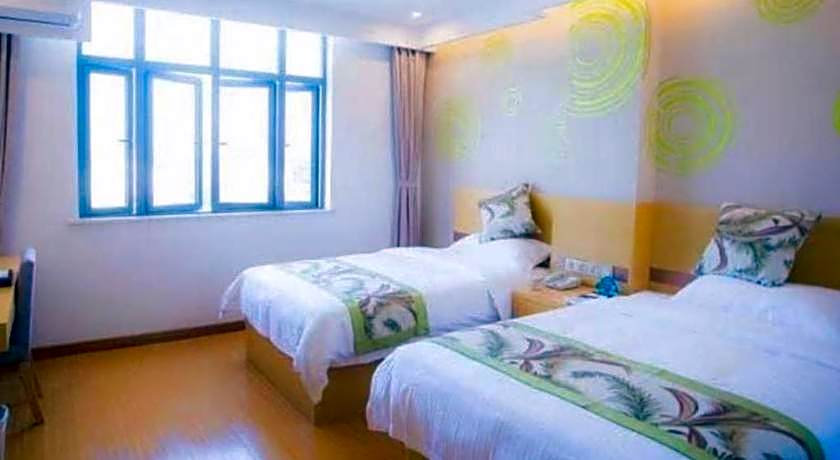 GreenTree Inn Suzhou Guanqian Yangyuxiang Metro Station Business Hotel