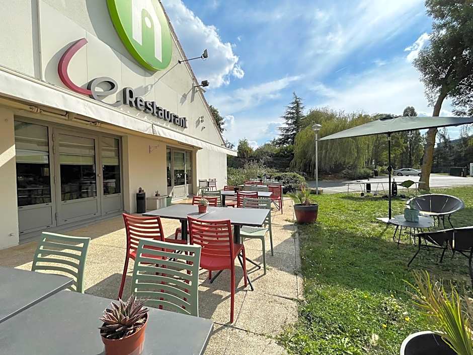 Campanile Villejust - za Courtaboeuf