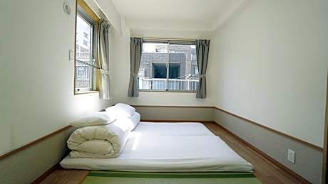 Japanese Style Economy Room
