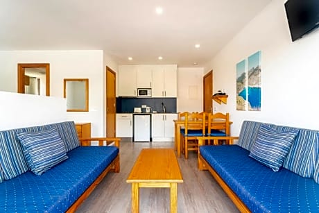 STUDIO WITH BALCONY 2 ADULTS